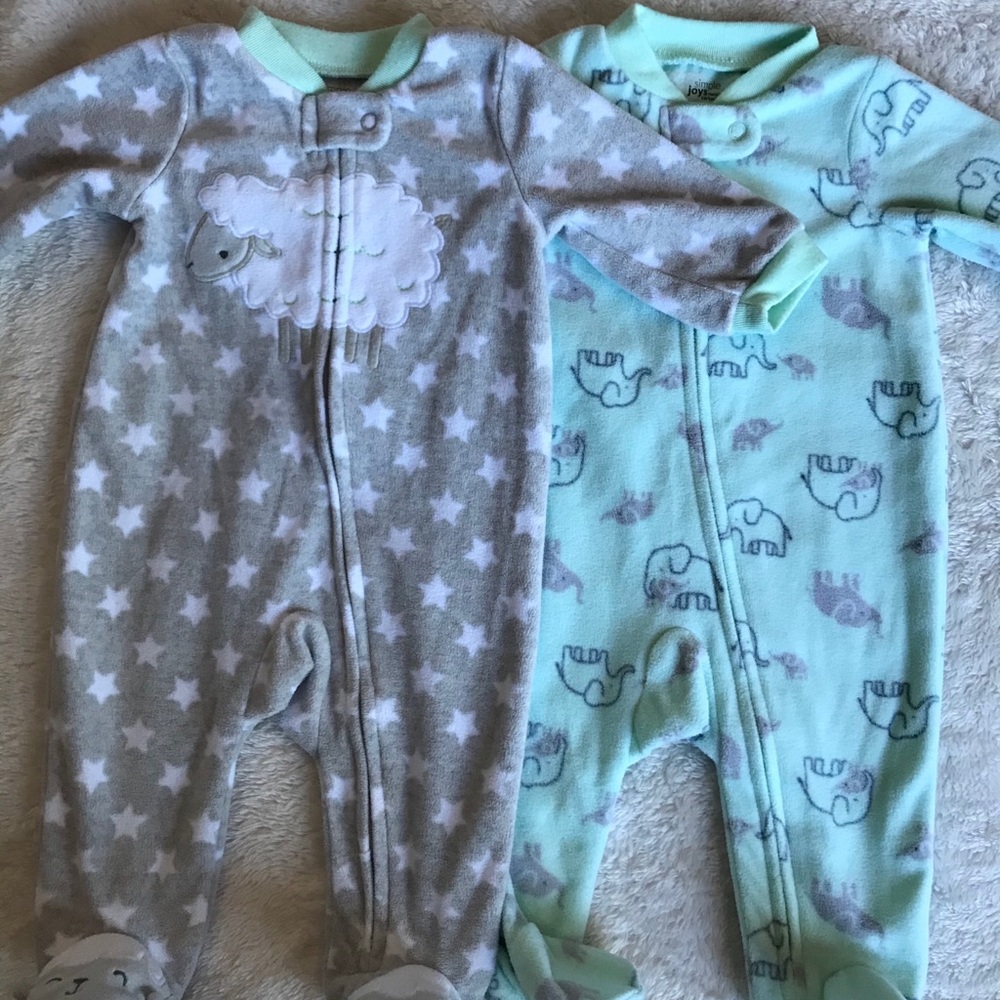 Set of 2 sleepers.